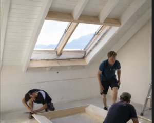 Installation of a skylight